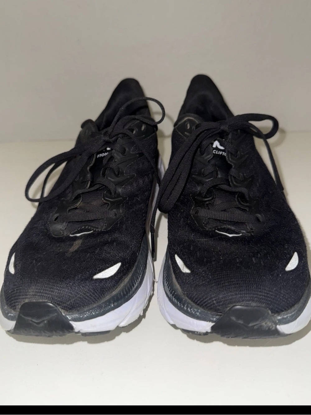 Hoka Women’s Clifton 8 Running Shoes Sneakers Black White Size 7.5 - Picture 5 of 5